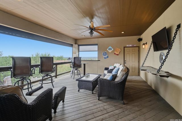 1466 Crossbow, Canyon Lake, TX 78133