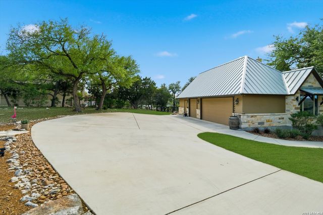 1466 Crossbow, Canyon Lake, TX 78133
