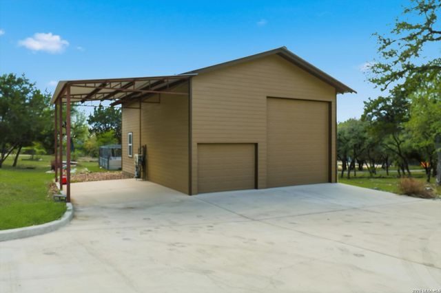 1466 Crossbow, Canyon Lake, TX 78133