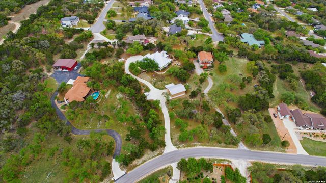 1466 Crossbow, Canyon Lake, TX 78133