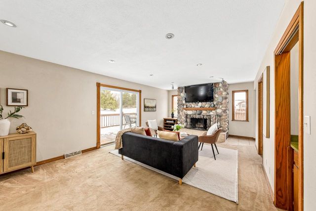 N41W33425 Nashotah ROAD, Nashotah, WI 53058