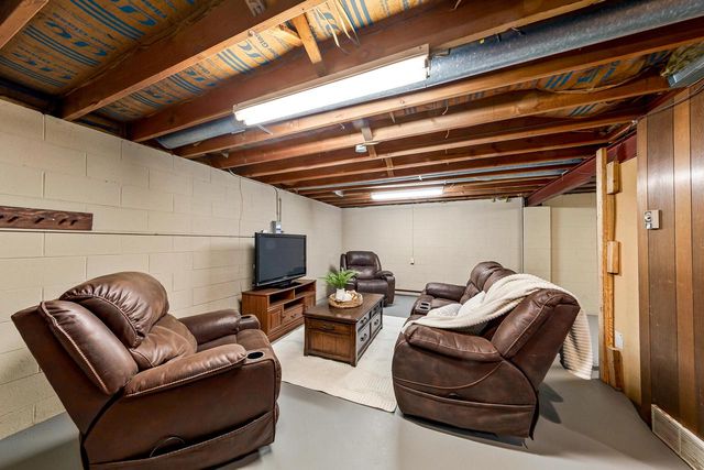 N41W33425 Nashotah ROAD, Nashotah, WI 53058