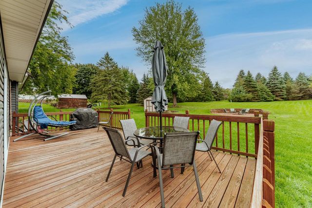 N41W33425 Nashotah ROAD, Nashotah, WI 53058