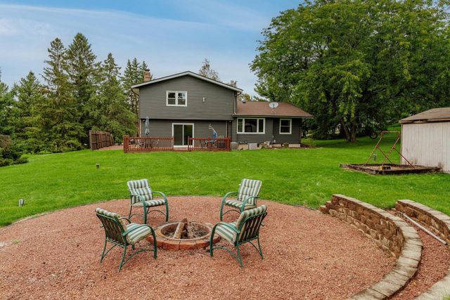 N41W33425 Nashotah ROAD, Nashotah, WI 53058