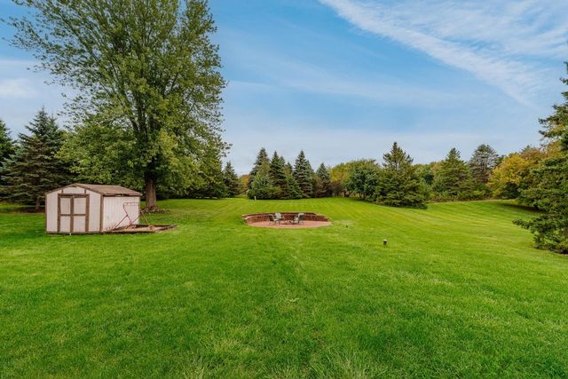N41W33425 Nashotah ROAD, Nashotah, WI 53058