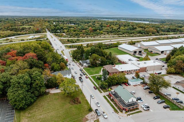 N41W33425 Nashotah ROAD, Nashotah, WI 53058