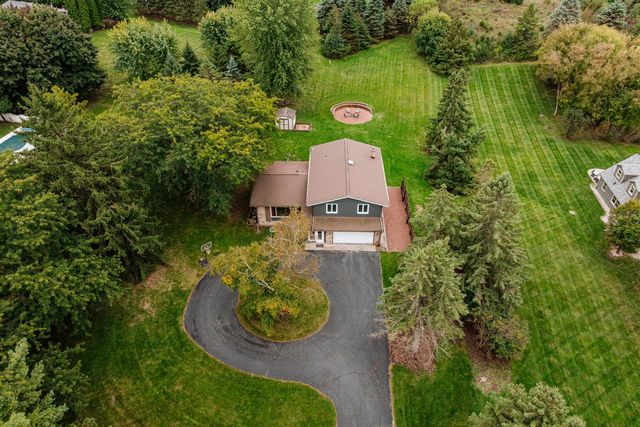 N41W33425 Nashotah ROAD, Nashotah, WI 53058