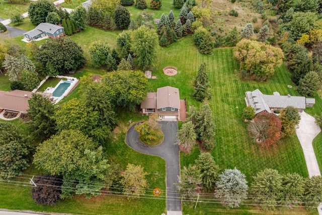 N41W33425 Nashotah ROAD, Nashotah, WI 53058