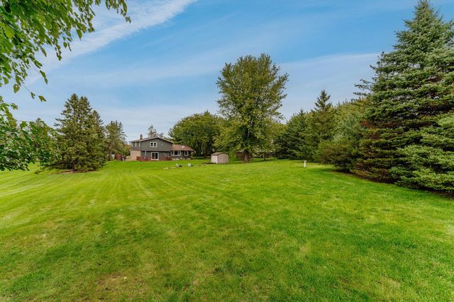 N41W33425 Nashotah ROAD, Nashotah, WI 53058