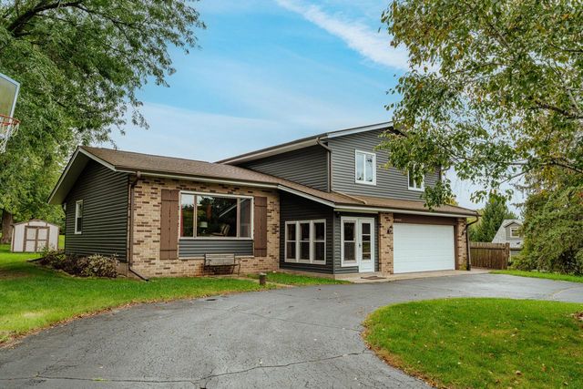 N41W33425 Nashotah ROAD, Nashotah, WI 53058