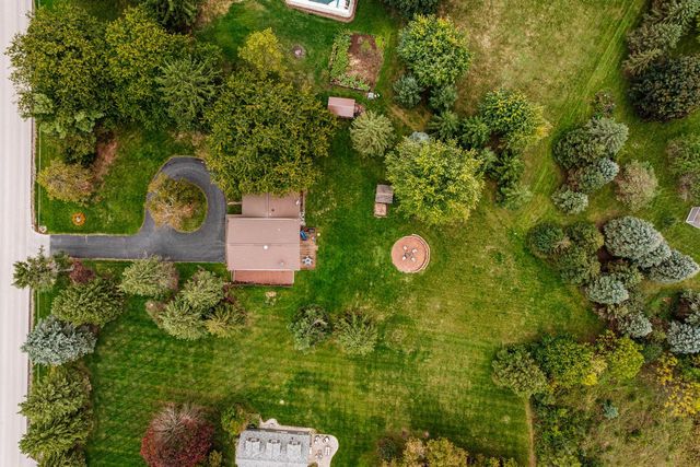 N41W33425 Nashotah ROAD, Nashotah, WI 53058