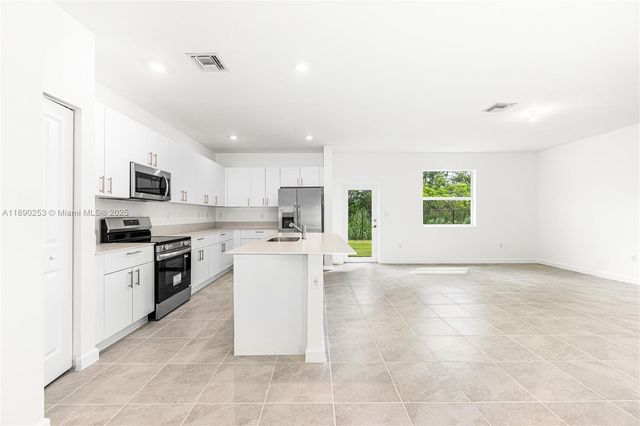 2232 SE 30th St 1, Homestead, FL 33035