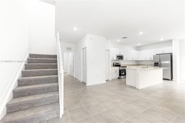 2232 SE 30th St 1, Homestead, FL 33035