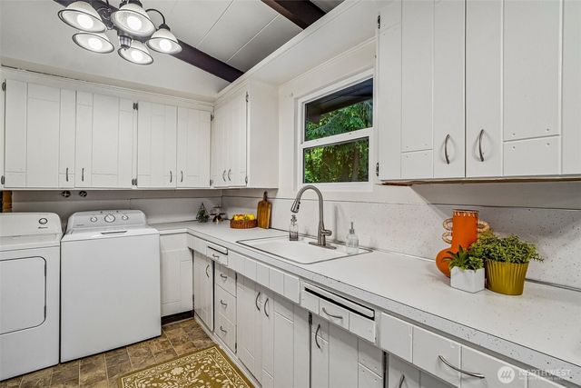 1208 NE Northgate Way, Seattle, WA 98125