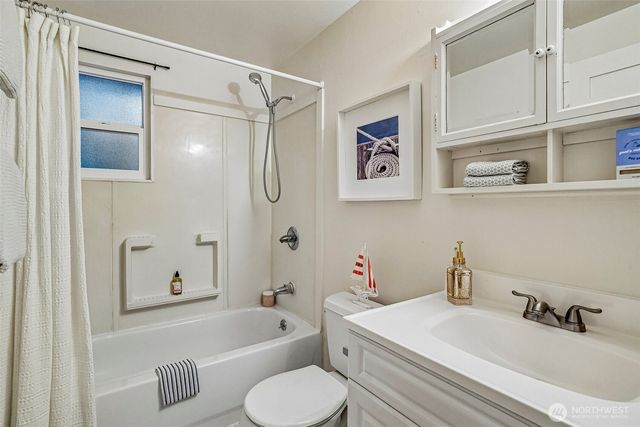 1208 NE Northgate Way, Seattle, WA 98125