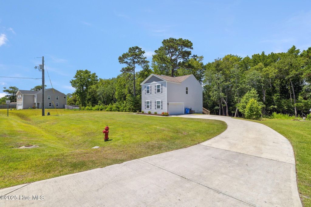 107 Tralee Place, Holly Ridge, NC 28445