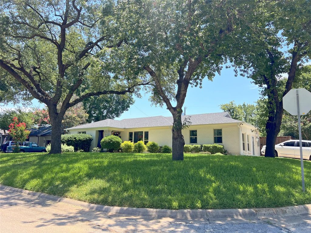 1200 Daisy Lane, Irving, TX 75061 — exterior