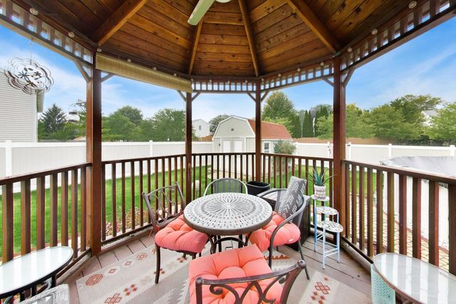 871 Tiffany Farms Road, Antioch, IL 60002