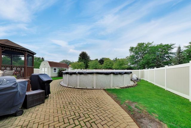 871 Tiffany Farms Road, Antioch, IL 60002