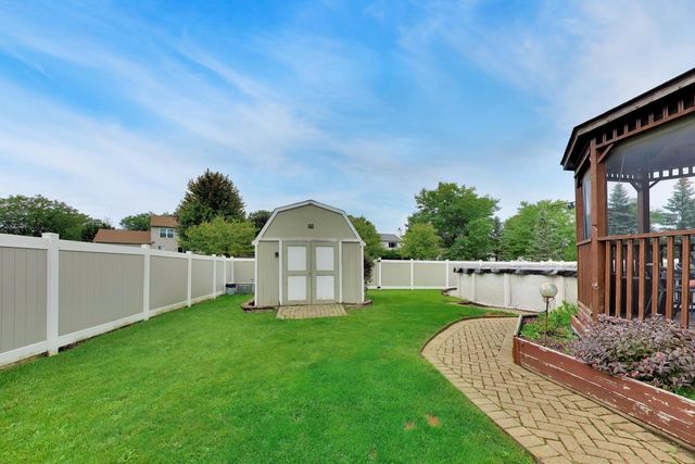 871 Tiffany Farms Road, Antioch, IL 60002