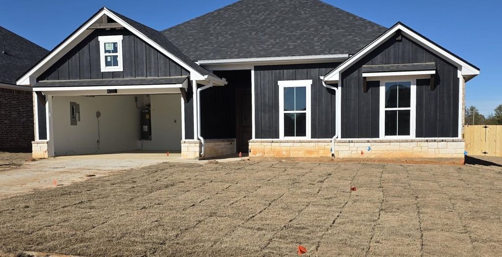 1511 Grace Acres Lane, Longview, TX 75605