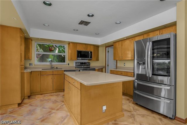 27265 High Seas LN, Bonita Springs, FL 34135