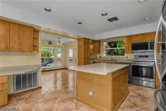 27265 High Seas LN, Bonita Springs, FL 34135