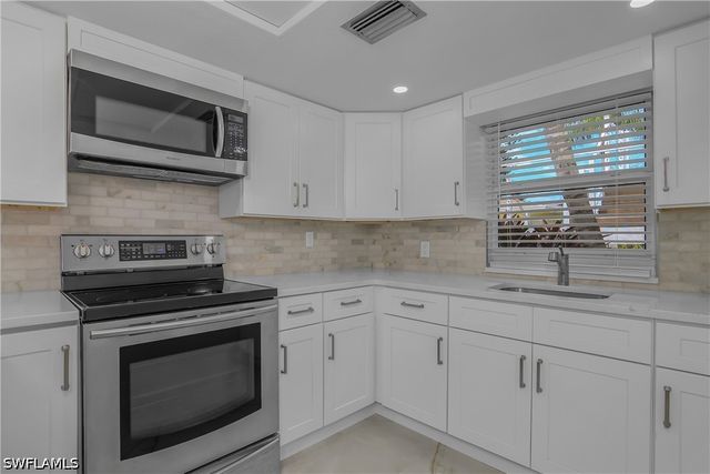 27265 High Seas LN, Bonita Springs, FL 34135