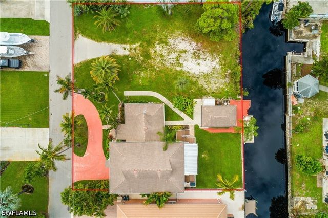 27265 High Seas LN, Bonita Springs, FL 34135
