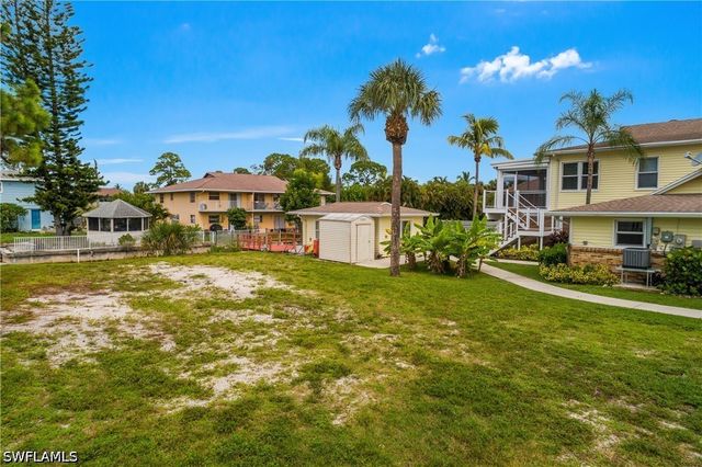 27265 High Seas LN, Bonita Springs, FL 34135