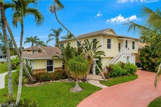 27265 High Seas LN, Bonita Springs, FL 34135