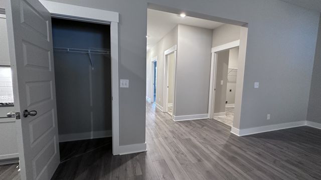 1420 Suzanne Drive, Murfreesboro, TN 37128