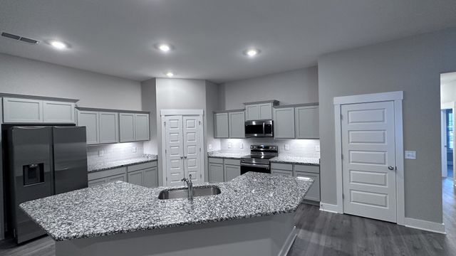 1420 Suzanne Drive, Murfreesboro, TN 37128
