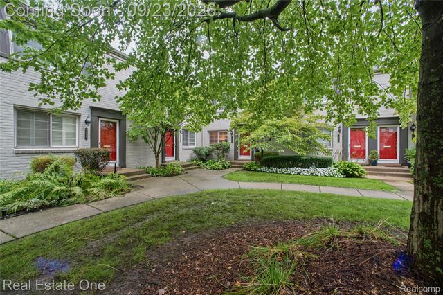 1716 Graefield Road 47, Birmingham, MI 48009