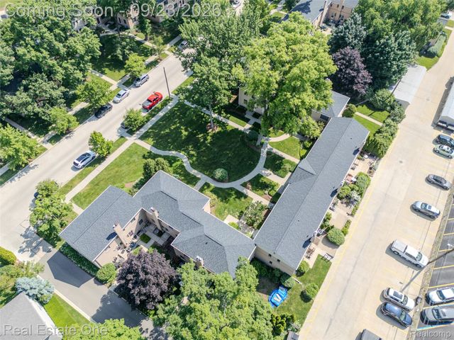 1716 Graefield Road 47, Birmingham, MI 48009