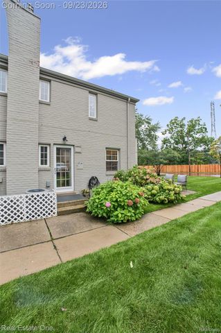 1716 Graefield Road 47, Birmingham, MI 48009