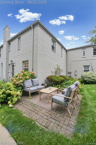 1716 Graefield Road 47, Birmingham, MI 48009