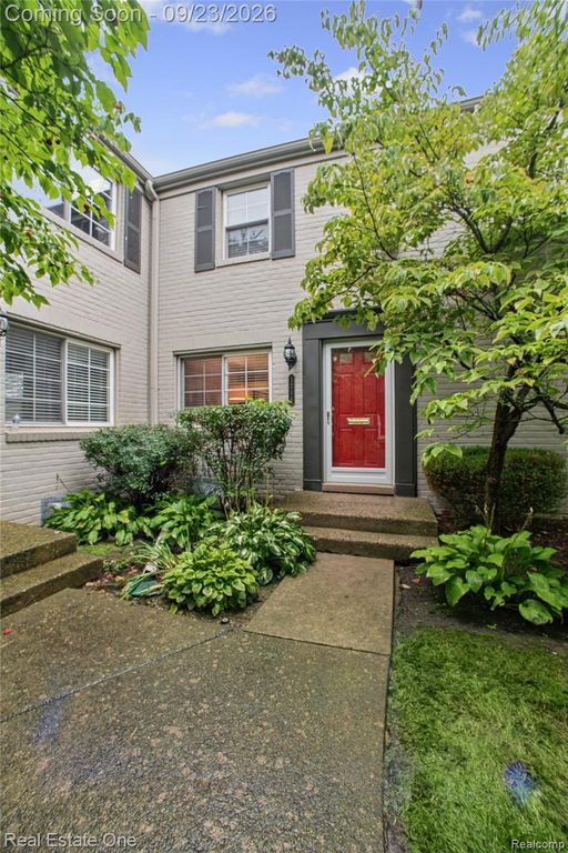 1716 Graefield Road 47, Birmingham, MI 48009
