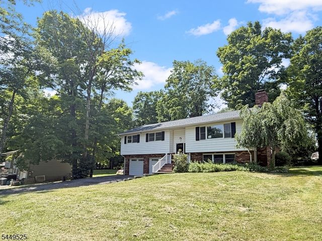 69 Cedar Tree Dr, Vernon Twp., NJ 07422