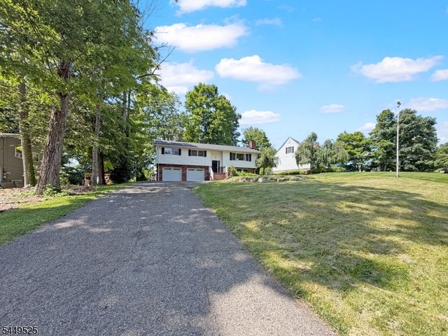69 Cedar Tree Dr, Vernon Twp., NJ 07422
