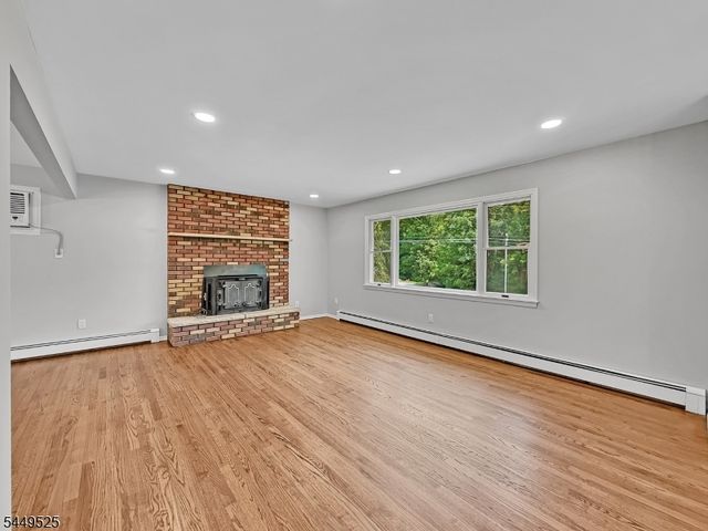 69 Cedar Tree Dr, Vernon Twp., NJ 07422