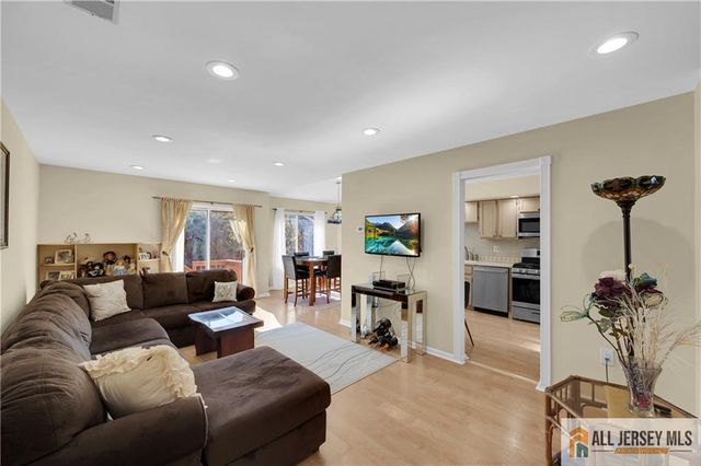 24 Catherine Court 266, Old Bridge, NJ 08879