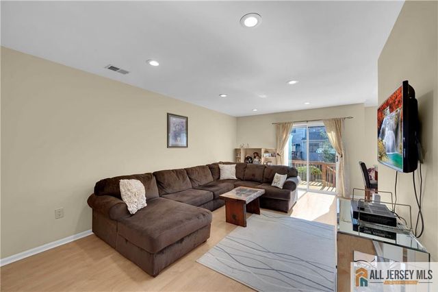 24 Catherine Court 266, Old Bridge, NJ 08879
