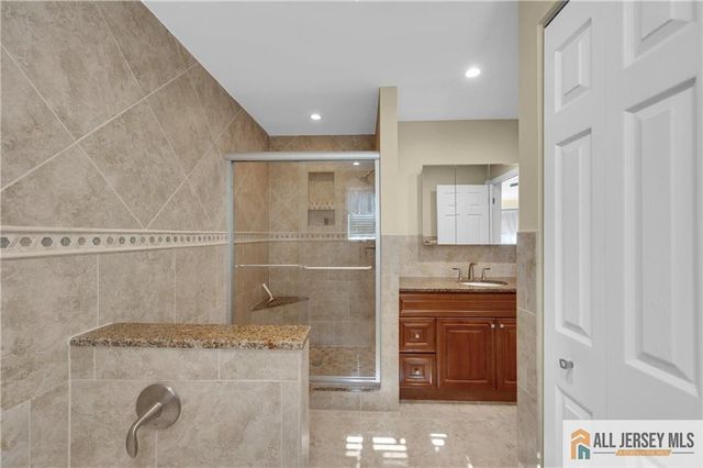 24 Catherine Court 266, Old Bridge, NJ 08879