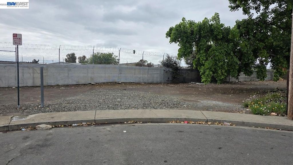 218 Valle Vista Ave, Hayward, CA 94544