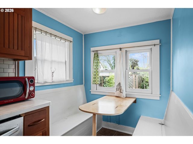 428 5TH St, Springfield, OR 97477