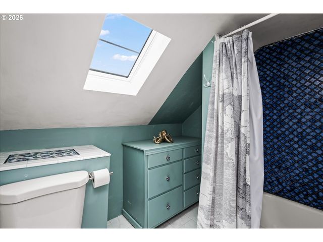 428 5TH St, Springfield, OR 97477