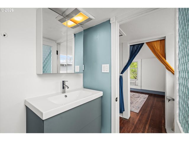 428 5TH St, Springfield, OR 97477