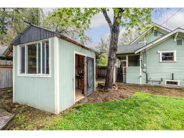 428 5TH St, Springfield, OR 97477