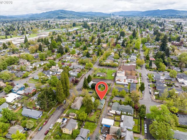 428 5TH St, Springfield, OR 97477